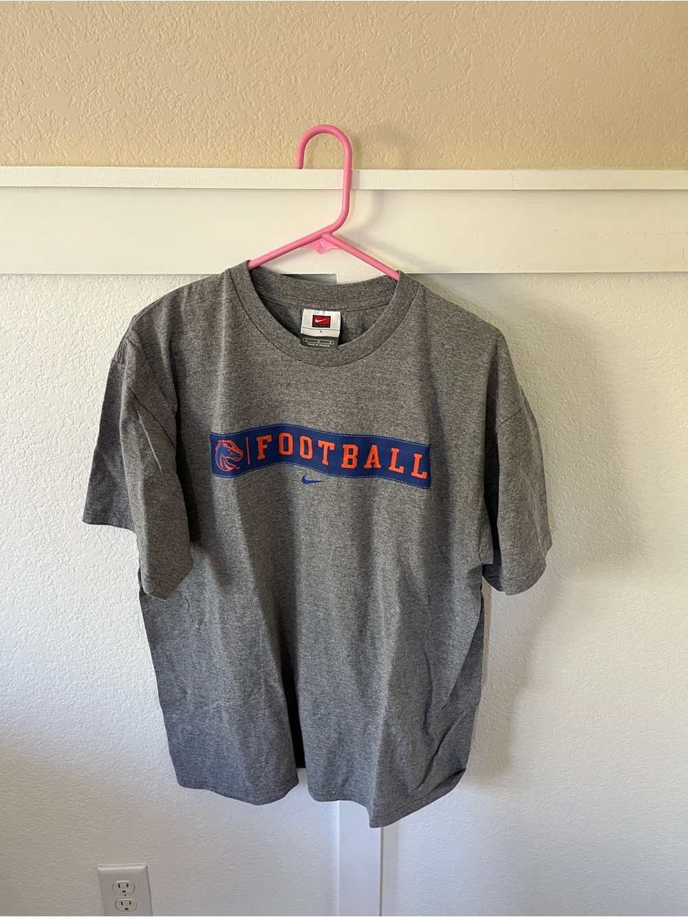 Vintage Nike Men's Large Boise State T-shirt.
